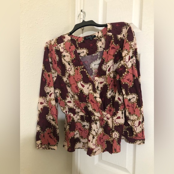 COPY - Brand new never worn, Velvet heart one snap v neck printed blouse. Gorge… - Picture 13 of 14